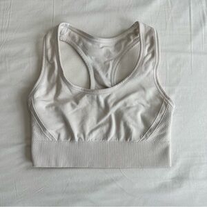 ⚡️ FLASH SALE Medium white sports bra All in Motion